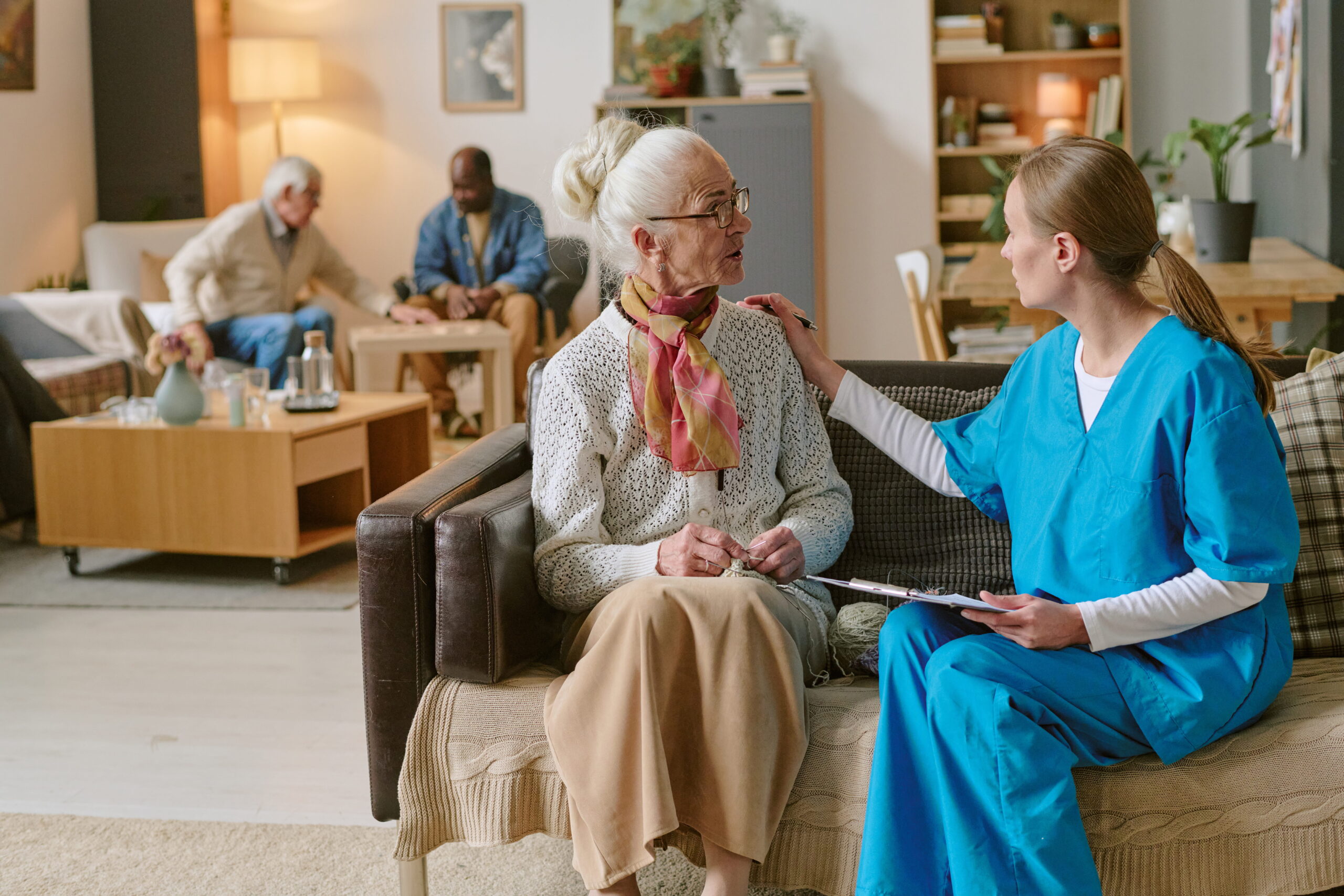 Choosing the Right In-Home Elder Care: A Family Decision Guide - Compassionate Caregivers Choosing the Right In-Home Elder Care: A Family Decision Guide - Compassionate Caregivers