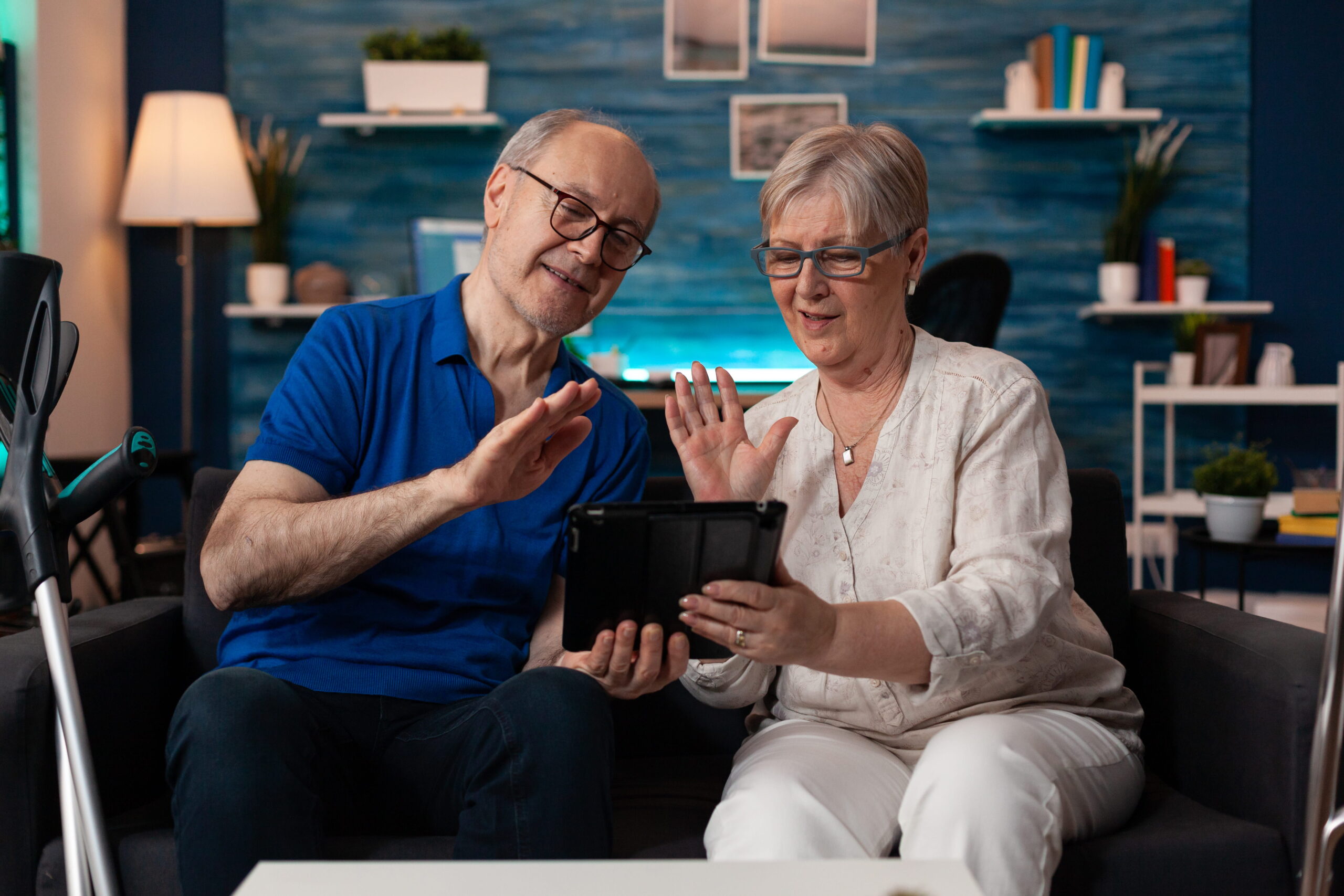 How Smart Home Technology is Revolutionizing Environmental Modifications for Seniors - Compassionate Caregivers