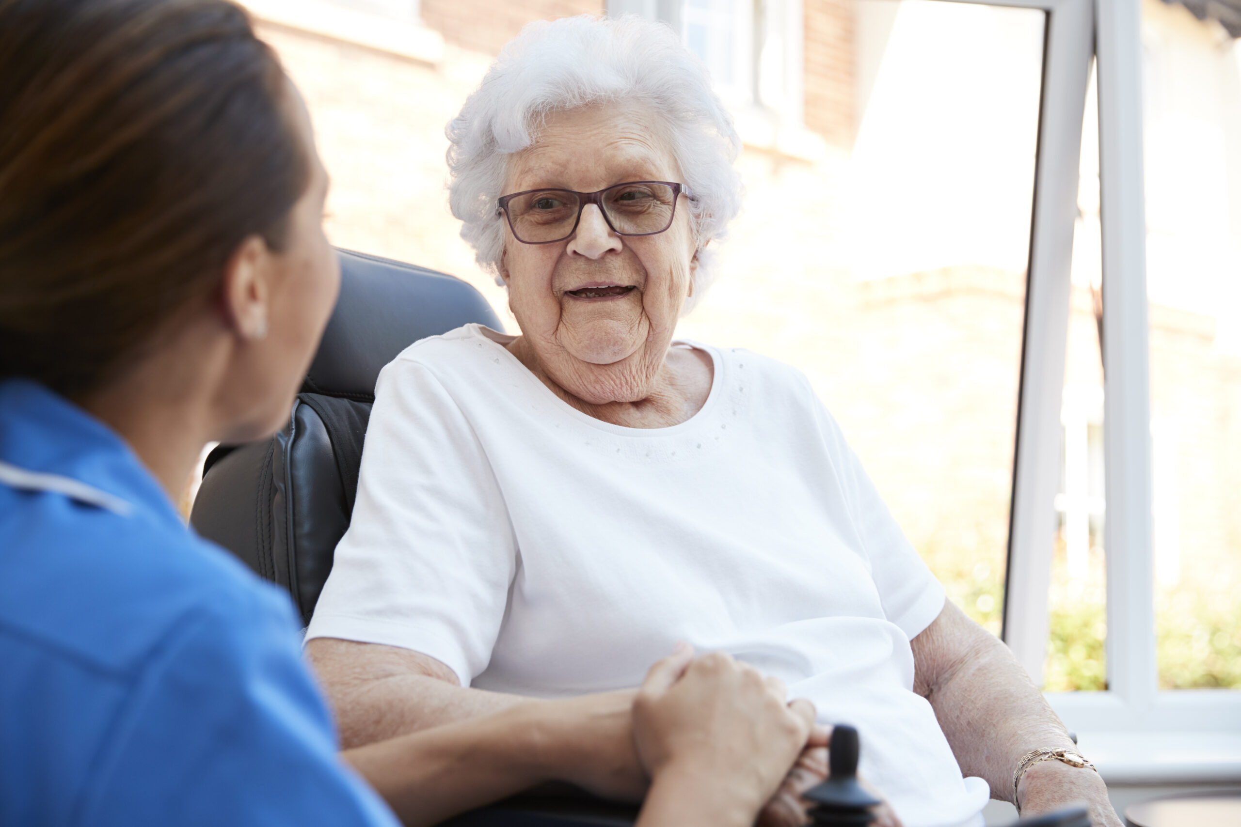 Top Tips for Choosing a Live-In Caregiver in Columbus, OH: What Families Need to Know - Compassionate Caregivers Top Tips for Choosing a Live-In Caregiver in Columbus, OH: What Families Need to Know - Compassionate Caregivers